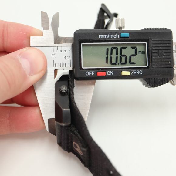 Nixon The Scout Mens Watch 35mm Silver Dial Black Nylon Strap with New Battery - Picture 3 of 15